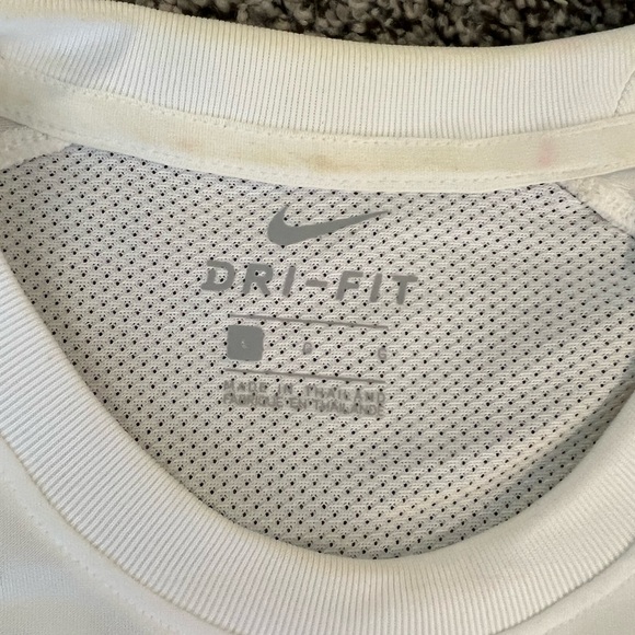 Canada Soccer White Jersey 2022 - #19 Alphonso Davies - Picture 3 of 5